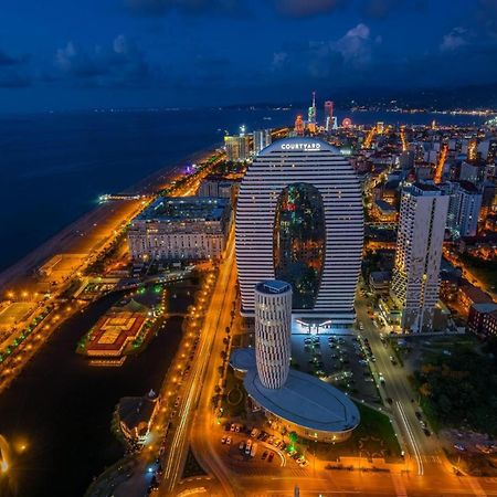 Alliance Palace Aparthotel By Marriott Batumi Eksteriør billede