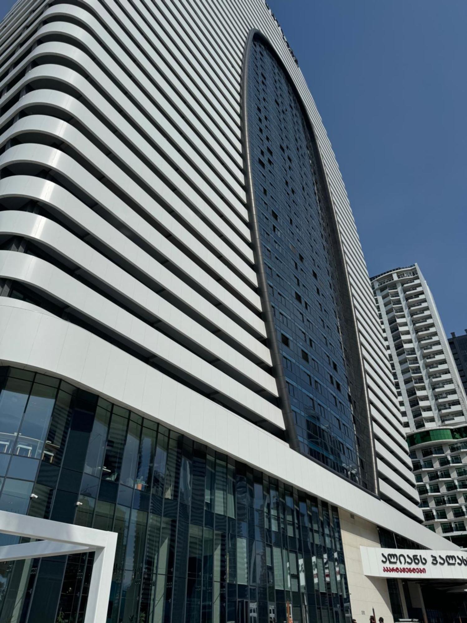 Alliance Palace Aparthotel By Marriott Batumi Eksteriør billede
